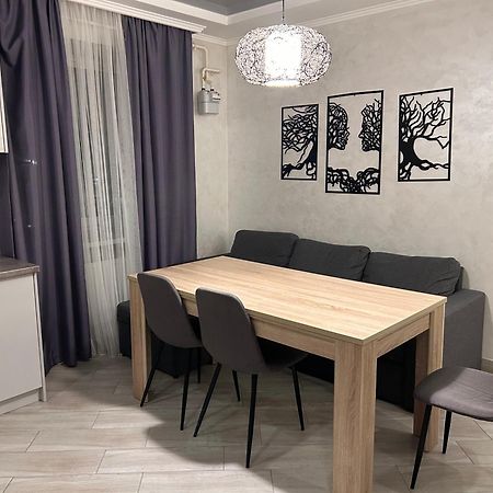 Апартаменти В Новобудові В Жк Фамілія Lviv Extérieur photo