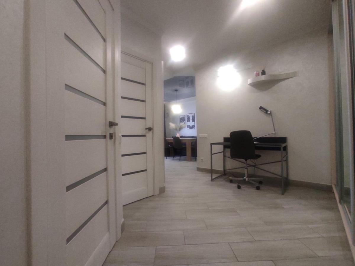 Апартаменти В Новобудові В Жк Фамілія Lviv Extérieur photo