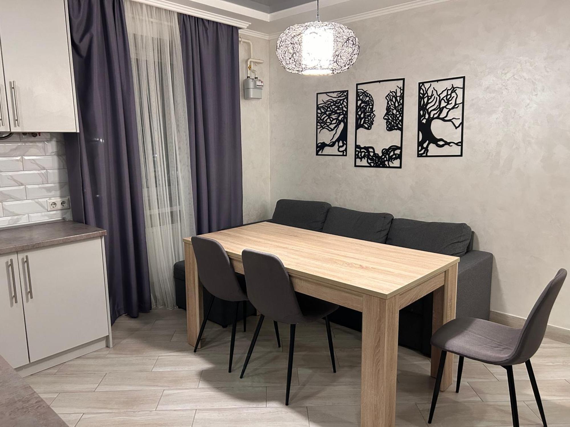 Апартаменти В Новобудові В Жк Фамілія Lviv Extérieur photo